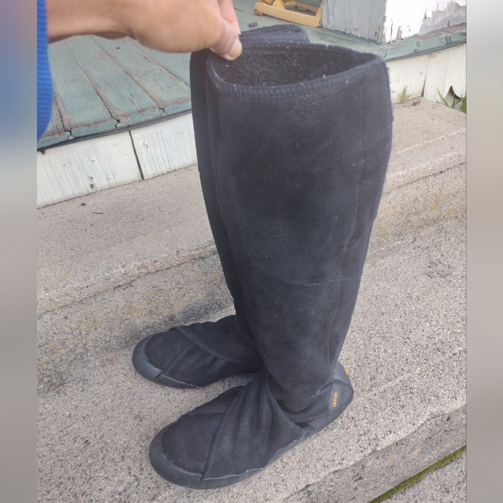 VIBRAM Furoshiki Boots Size L 42-43 Shearling. (USM 9-10, USW 10.5- 11) Black